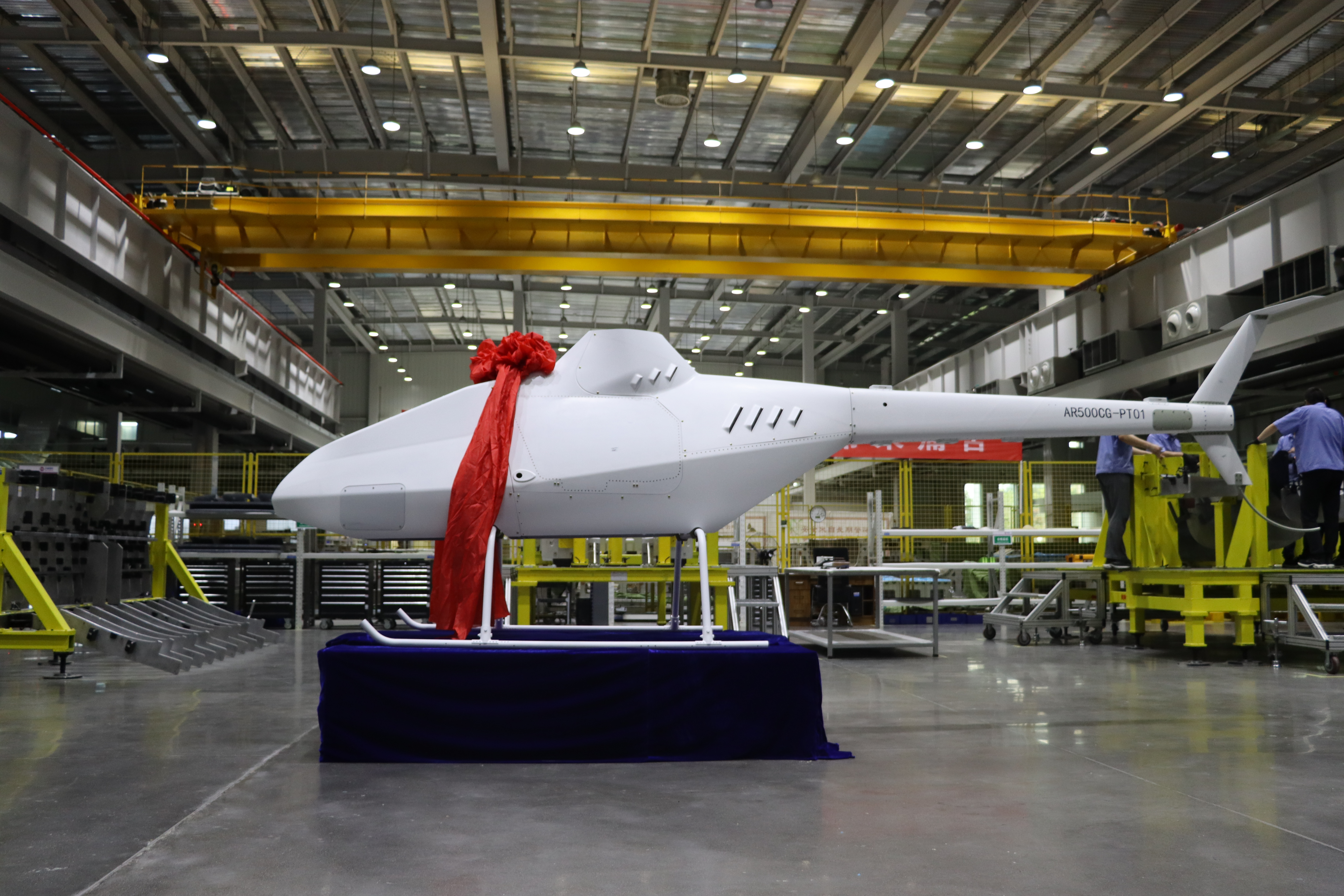 16交付AR500無人機，機身采用大量碳纖維復合材料，具有質量輕、零件集合度高等優勢.jpg